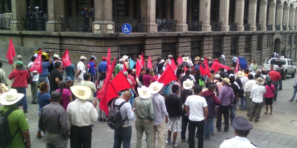 Se manifiestan antorchistas en el centro de Cuernavaca