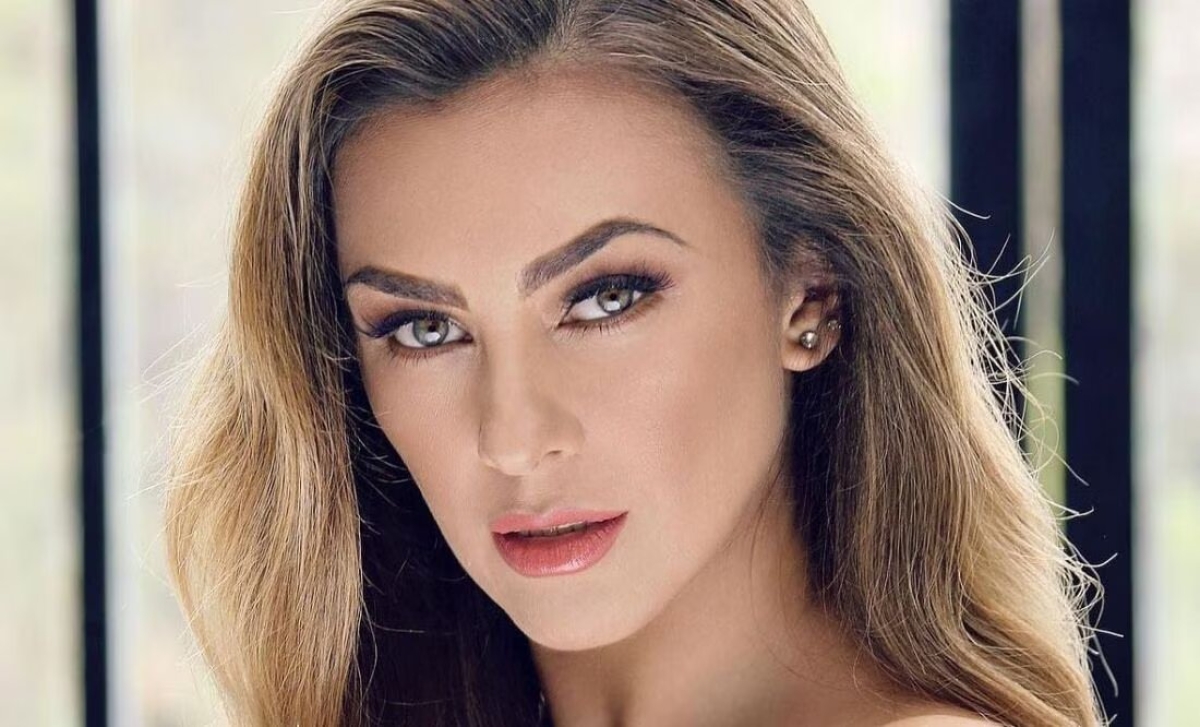 Aracely Arámbula lanza indirecta a Luis Miguel y lo llama 'rey cucaracho'